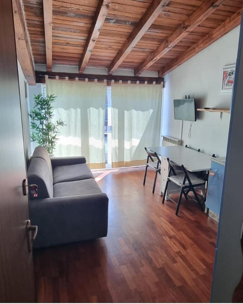 ミラノCivico288-Romantic Attic Near Ieo-Bocconi-F Pradaアパートメント エクステリア 写真